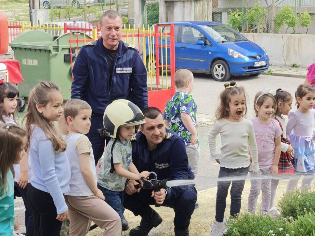 Гостуване на екипи от Районна служба Пожарна безопасност и защита на населението 9